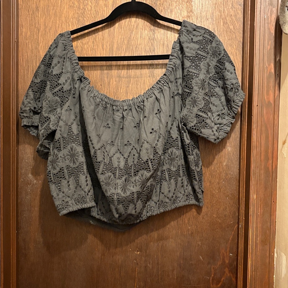 Lucky brand off the shoulder or on the shoulder lace crop top washed black